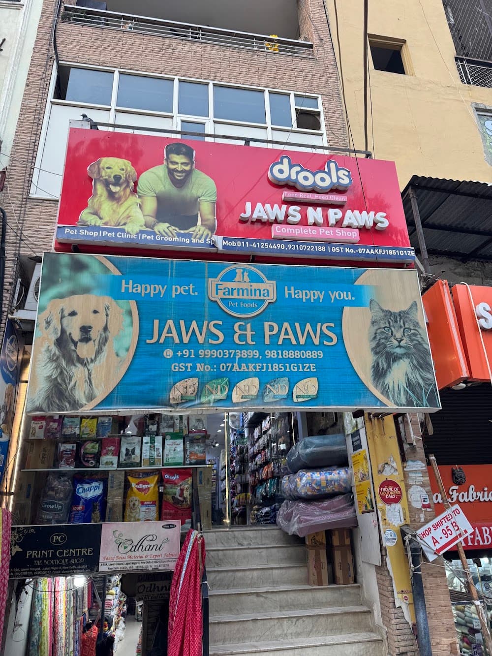 Jaws N Paws