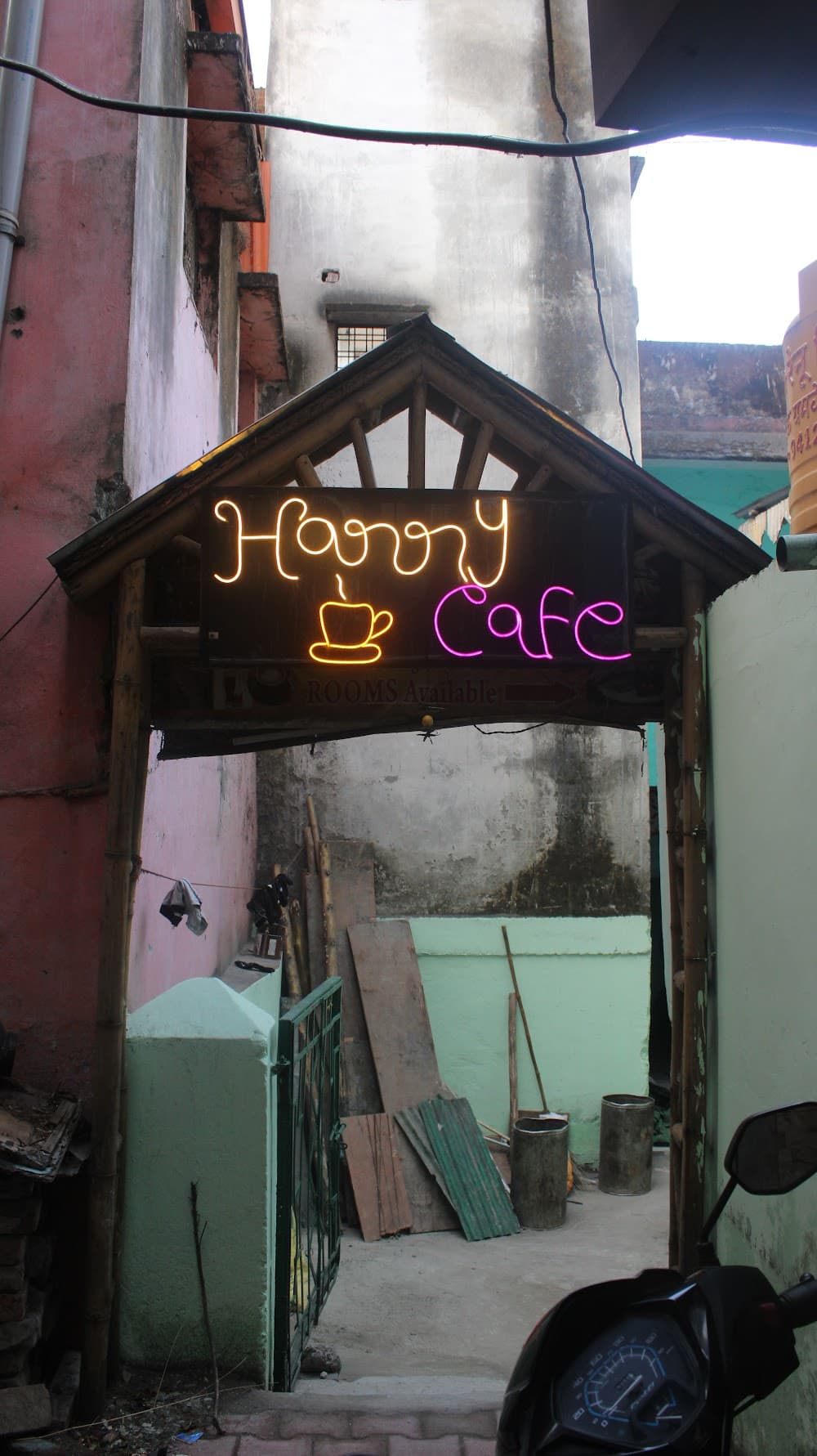 📷 Harry Cafe