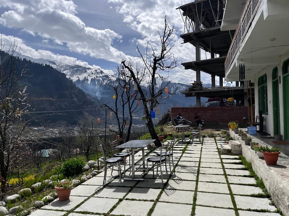 📷 Nomadic Den Manali
