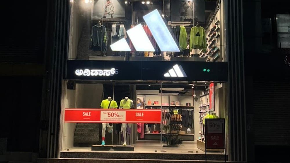 📷 adidas Store