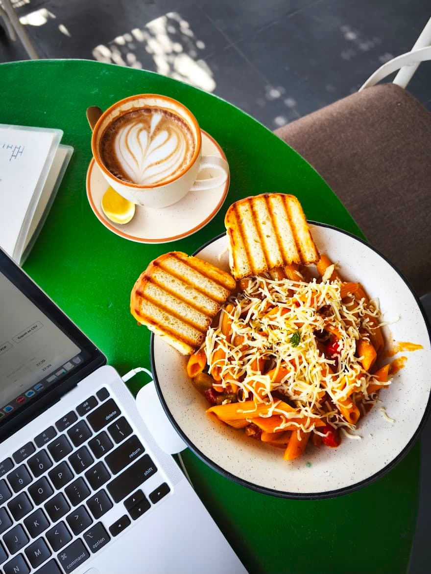 📷 Backyard cafe