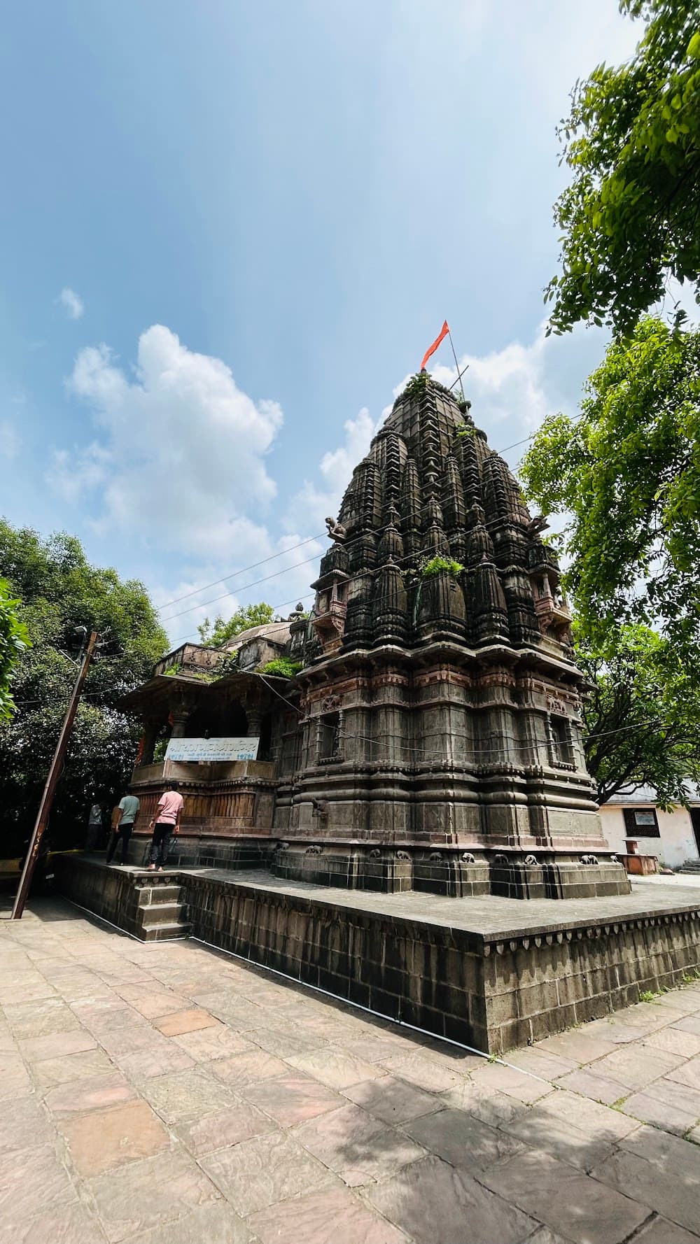 Jain Ramjanardan Park, temple