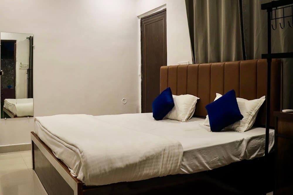 Mosaic Hostel Varanasi
