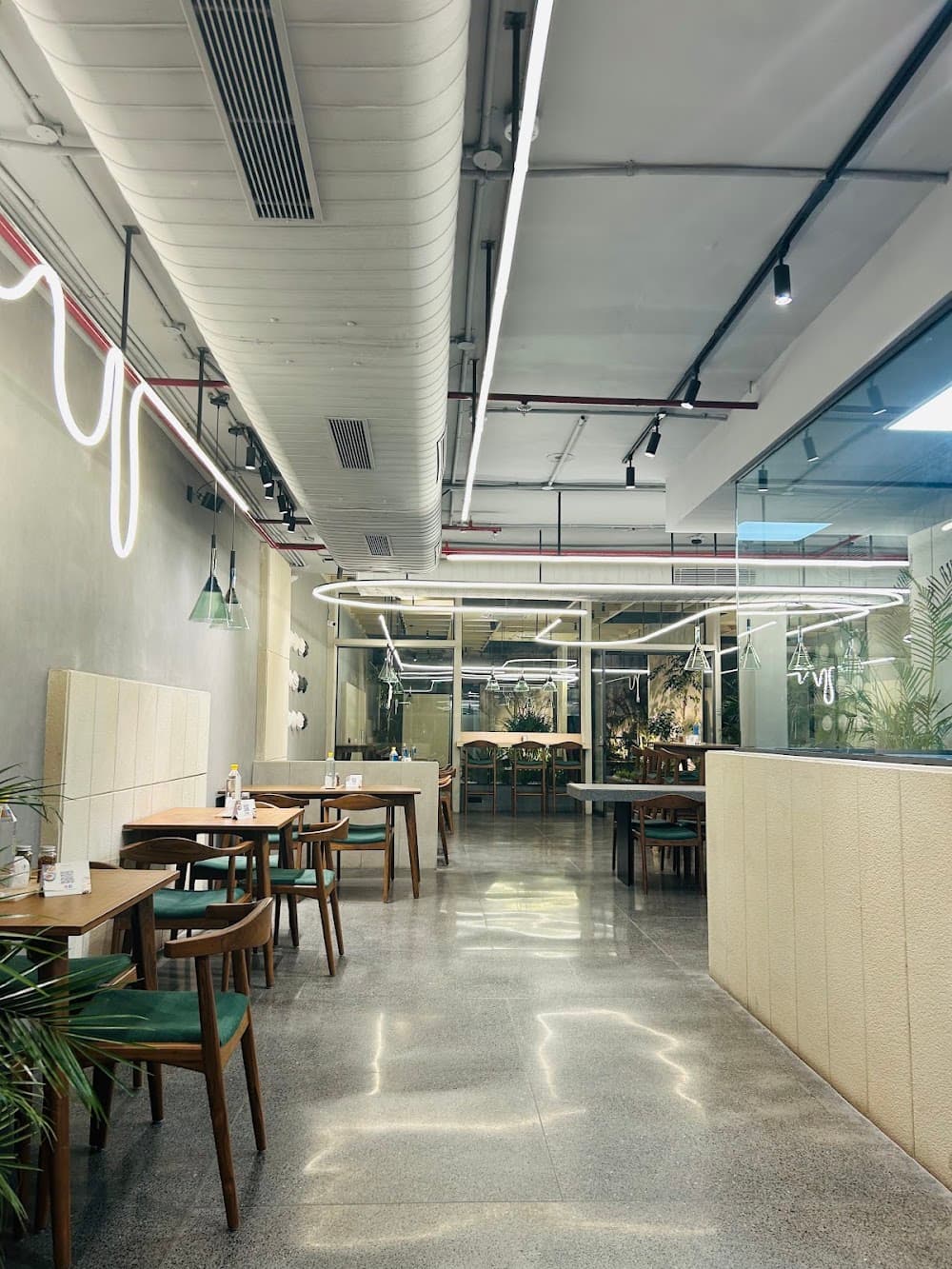 Beige cafe & bakery