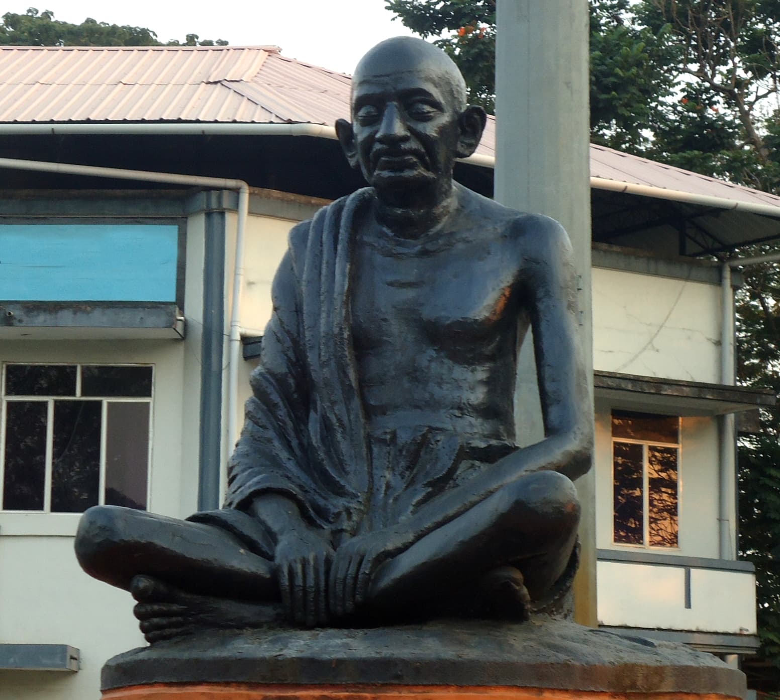 Mahatma Gandhi Statue