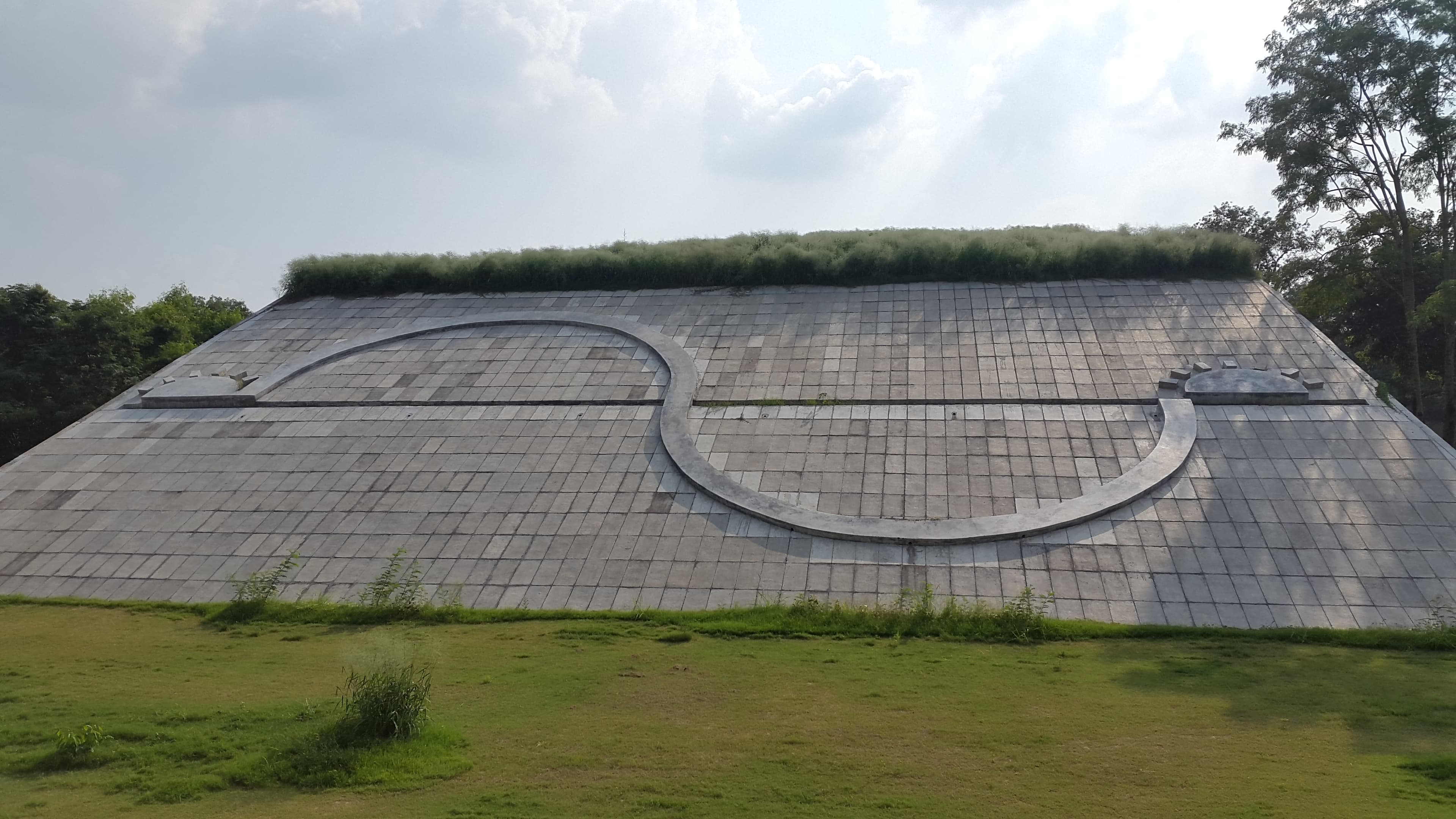 Geometric Hill
