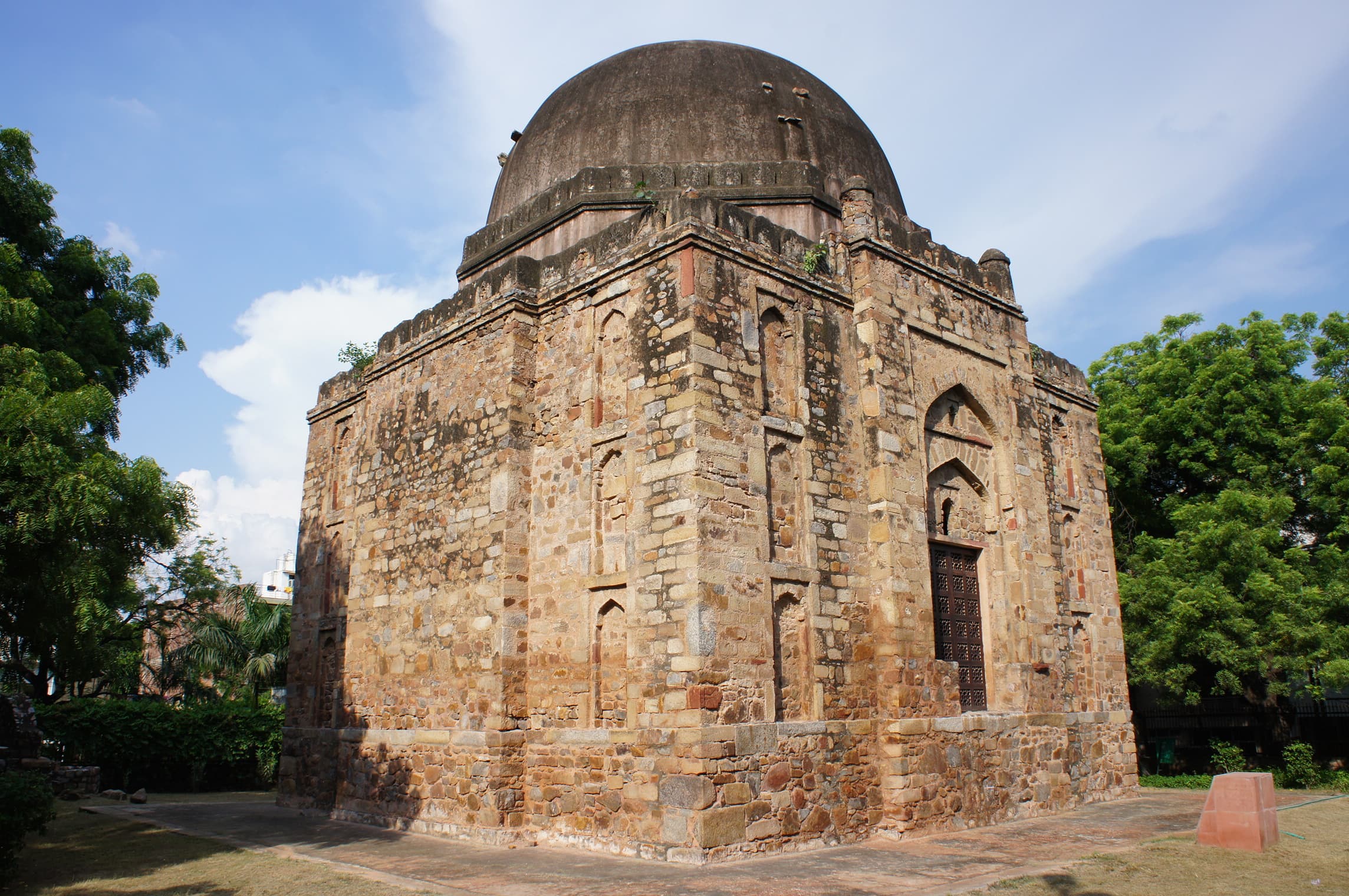 Neela Gumbad