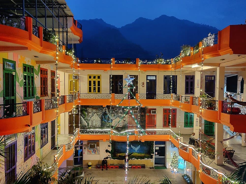 📷 Live Free Hostel Rishikesh