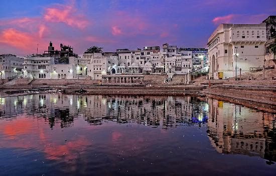 📷 Pandit Girdhar Gopal