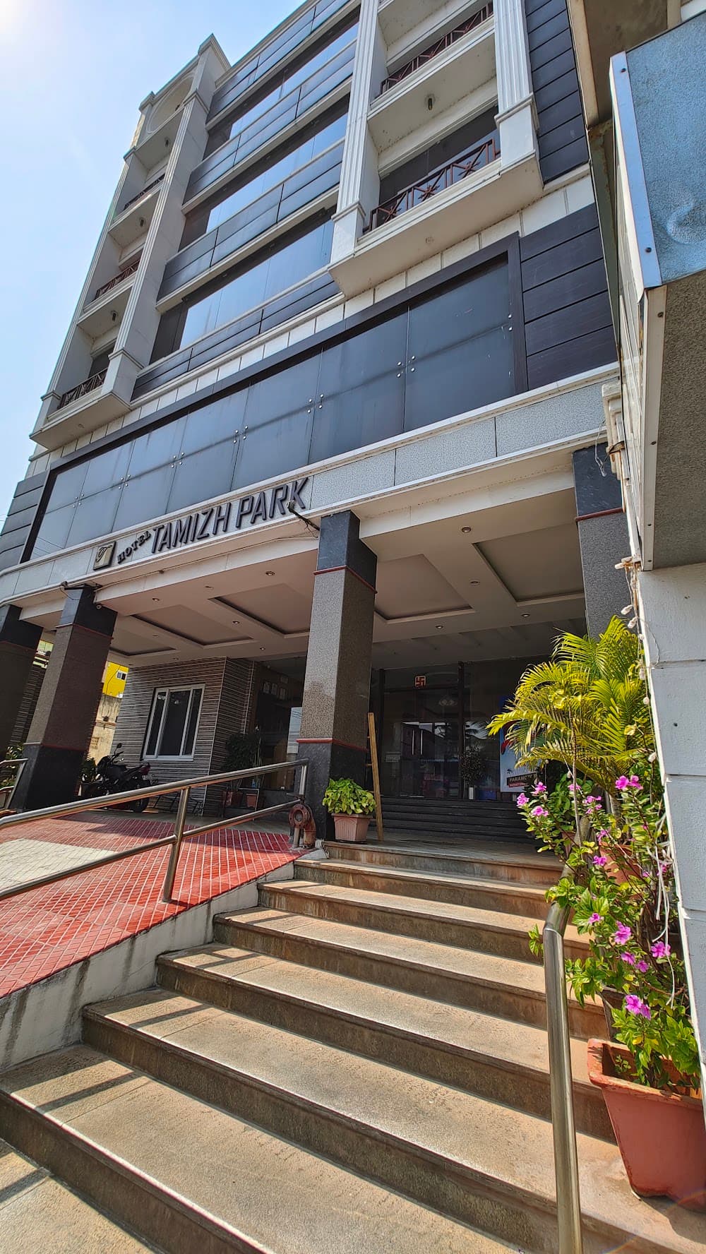 Hotel Tamizh Park