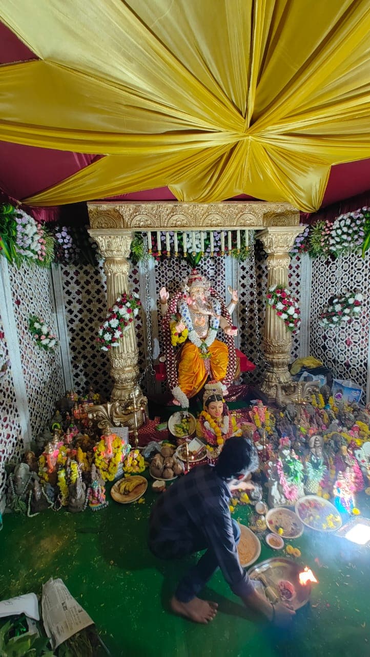 📷 Meenakshi