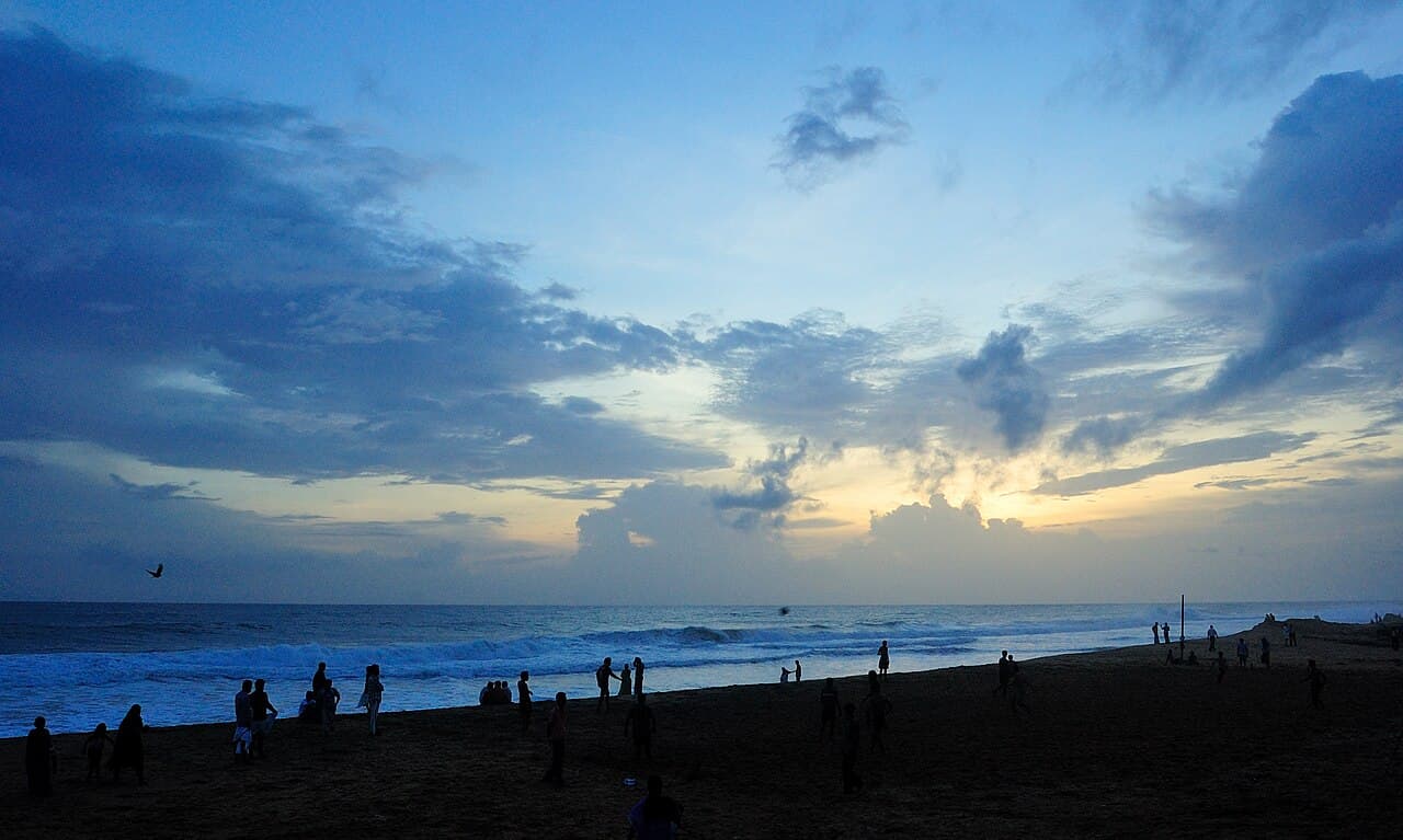 Shankhumugham Beach
